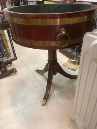 ANTIGUO / RARO MACETERO