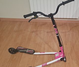 Patinete de tres ruedas