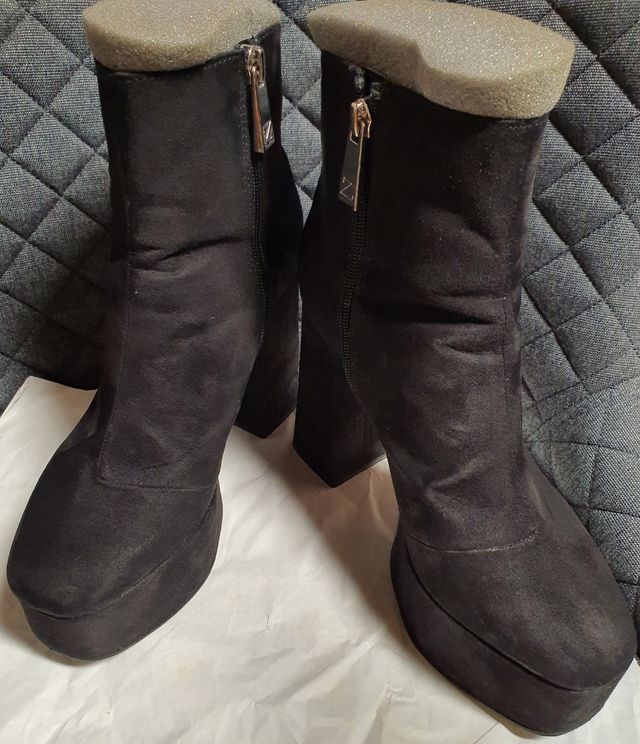 Botines Negros de tacón