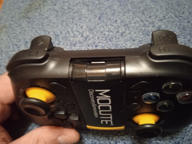 Mando para jugar con móvil.