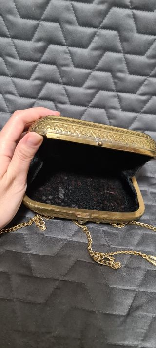 Bolso de noche metal dorado