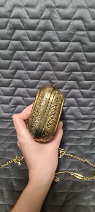 Bolso de noche metal dorado