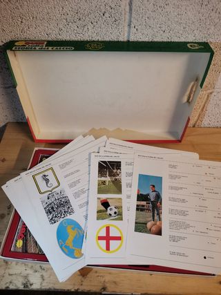Gioco del calcio da tavolo "Mondadori".