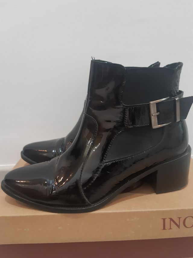 Botines de piel de laca