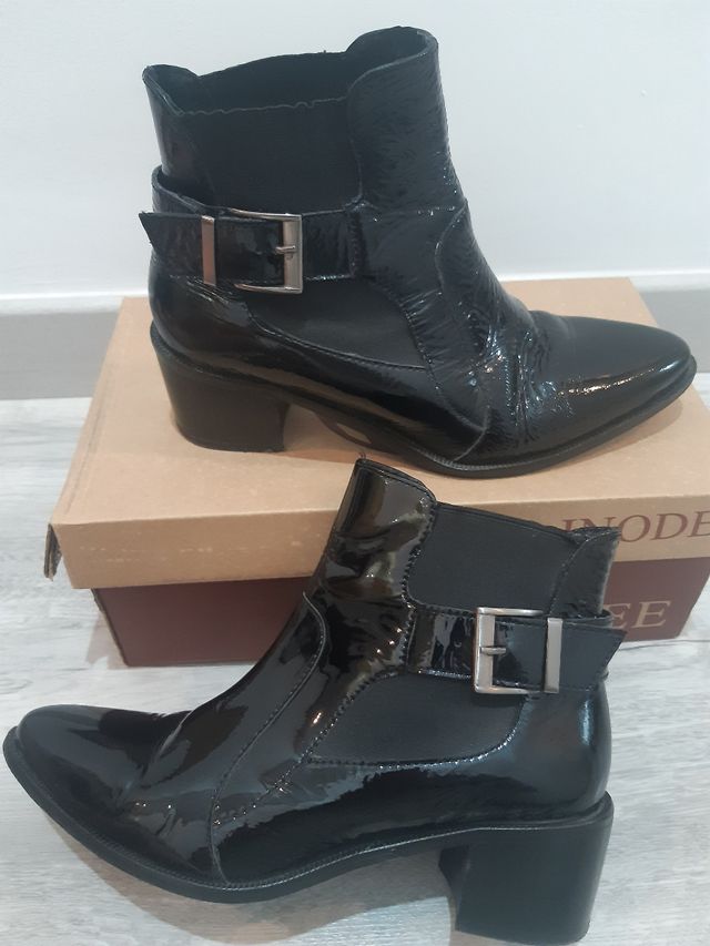 Botines de piel de laca