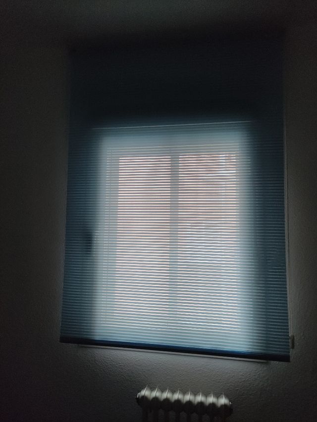 ESTOR ENROLLABLE TRANSLÚCIDO  Y LAMPARA