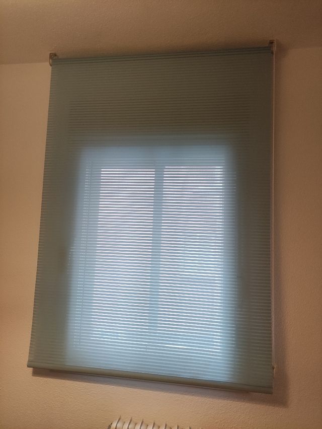 ESTOR ENROLLABLE TRANSLÚCIDO  Y LAMPARA