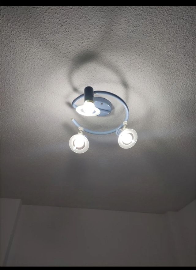 ESTOR ENROLLABLE TRANSLÚCIDO  Y LAMPARA