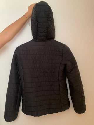 Cazadora negra de Stradivarius