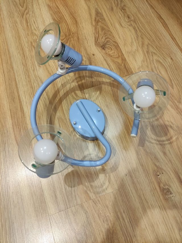 LAMPARA 3 FOCOS DIRECCIONABLES Y ESTOR