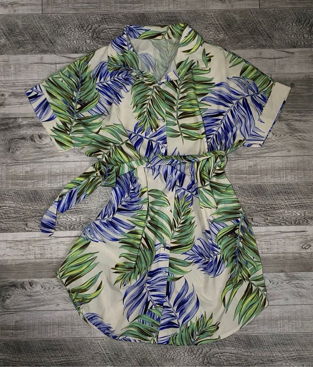 Vestido de hojas verdes