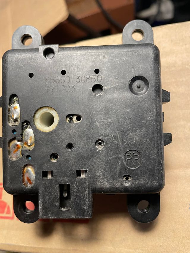 Motor apertura trampilla clima calefacción