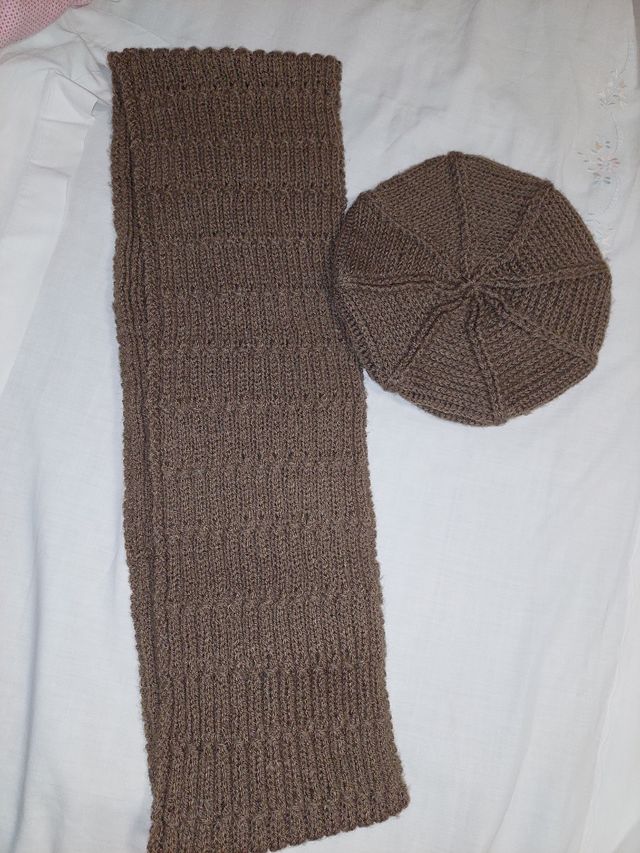 Set sciarpa e cappello fatto a mano