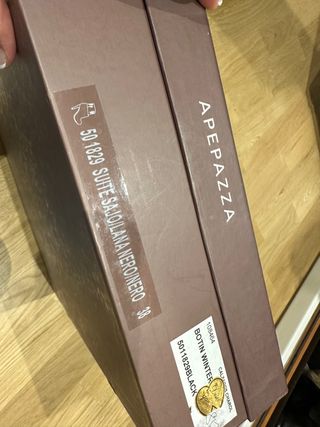 Botin ante negro tacon