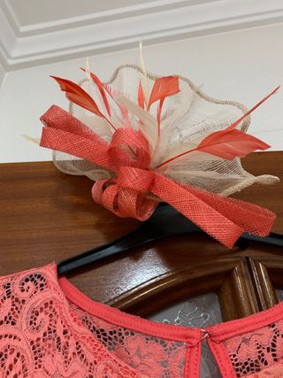 Vestido para eventos con Tocado. 