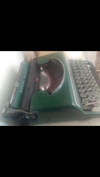 Maquina de escribir Hispano Olivetti Studio 46
