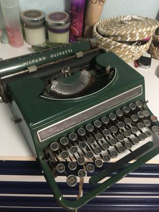 Maquina de escribir Hispano Olivetti Studio 46