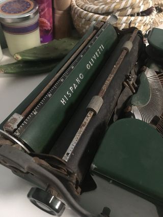 Maquina de escribir Hispano Olivetti Studio 46