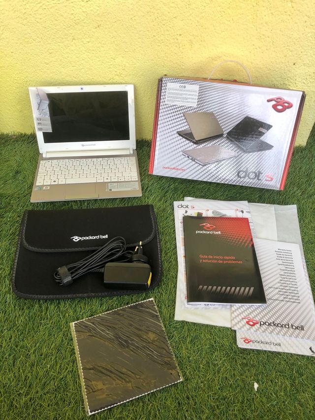 ordenador portatil Packard Bell rosa