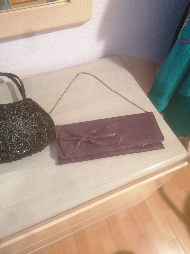 Dos bolsos de mano. Bolso y cartera 