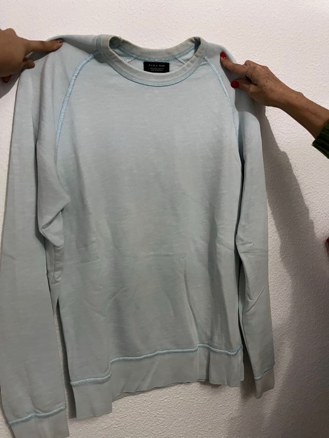 sudadera azul de Zara