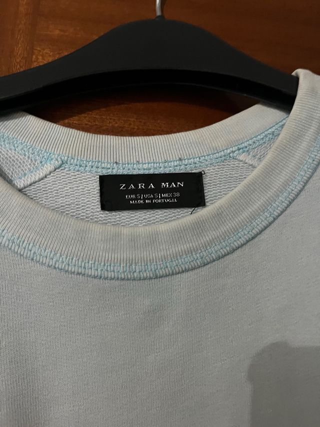 sudadera azul de Zara
