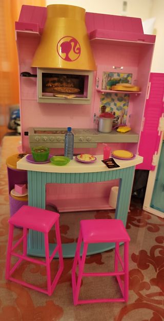 Barbie Restaurante (incluido barbie y ken).