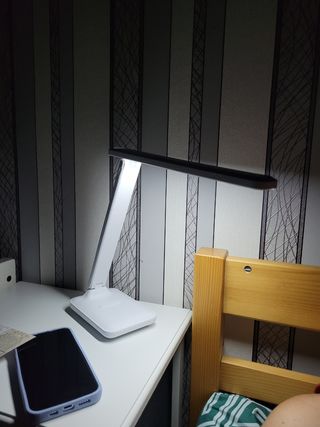 Lampada LED touch scrivania