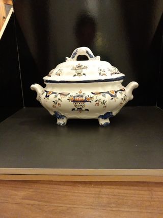 Sopera de porcelana