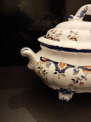 Sopera de porcelana