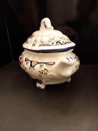 Sopera de porcelana