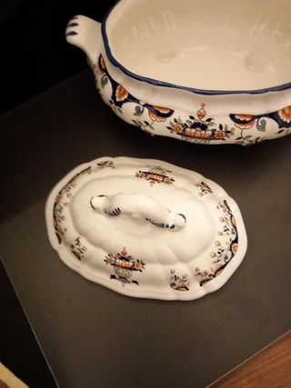 Sopera de porcelana