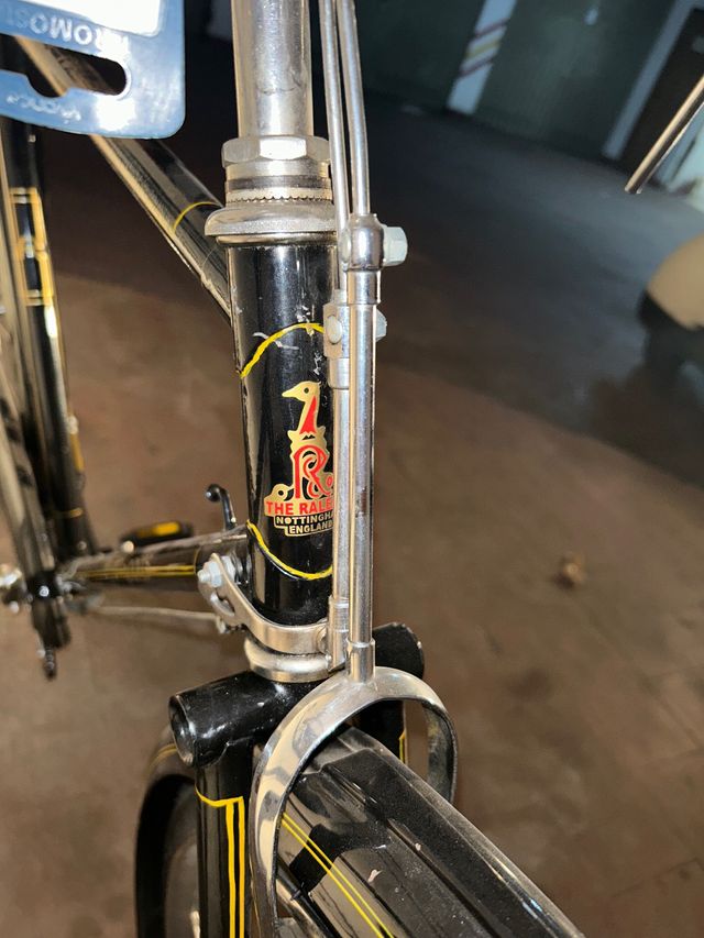 Bicicleta pasteleira antiga Raleigh