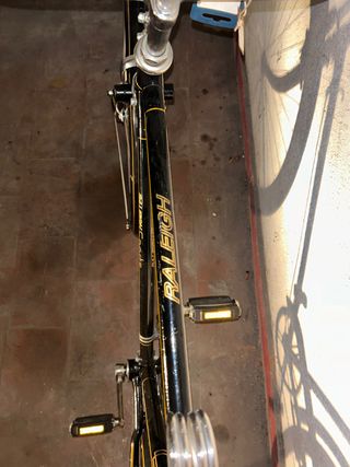 Bicicleta pasteleira antiga Raleigh