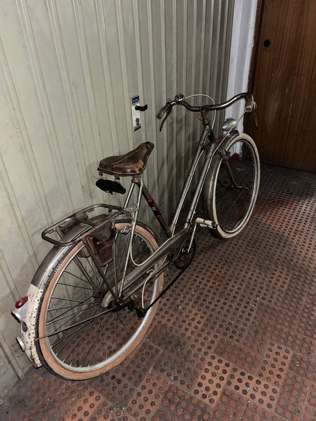 Bicicleta antiga terrot