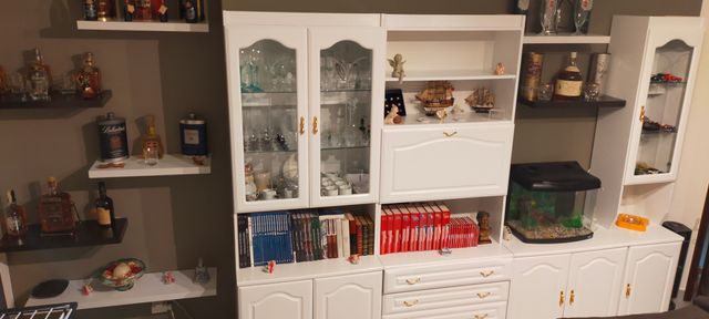 Mobília de Sala lacada em Branco com prateleiras