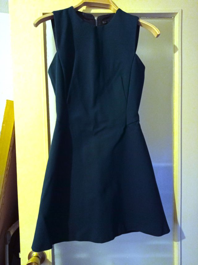 Vestido corto sin mangas