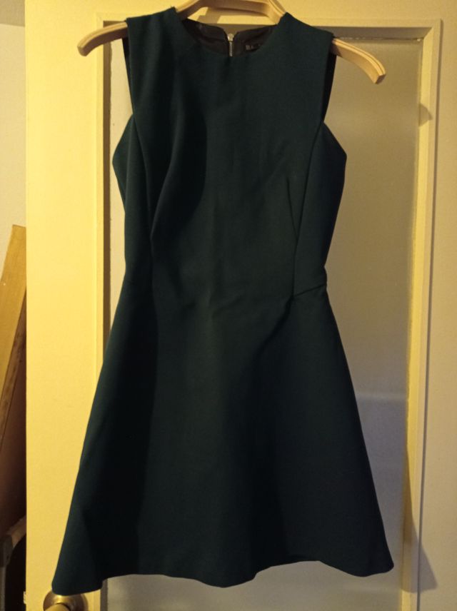 Vestido corto sin mangas