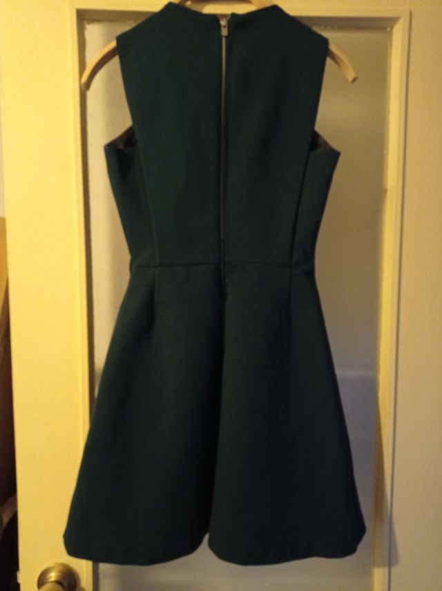 Vestido corto sin mangas