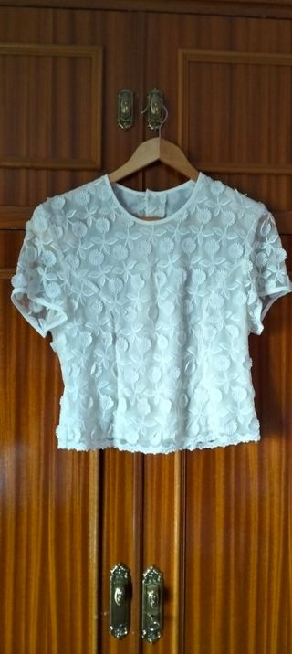 BLUSA PRECIOSA FIESTA NAVIDAD FLORES BORDADAS .