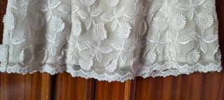 BLUSA PRECIOSA FIESTA NAVIDAD FLORES BORDADAS .