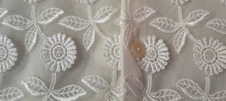 BLUSA PRECIOSA FIESTA NAVIDAD FLORES BORDADAS .