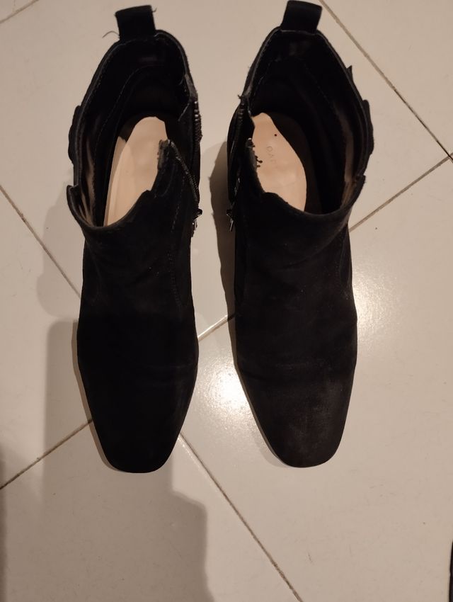 Botines de ante negros