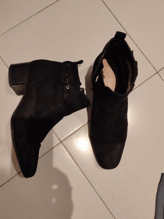Botines de ante negros