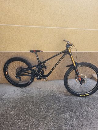 Bicicleta Commencal V5 XL 2023