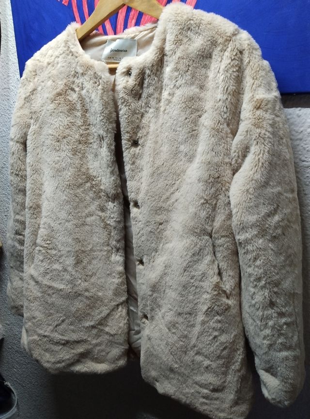 Abrigo pelito Stradivarius M nuevo