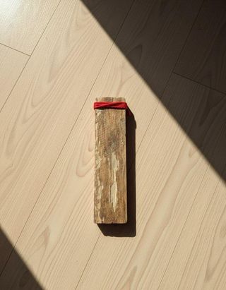 Decoración navideña rústica en madera natural