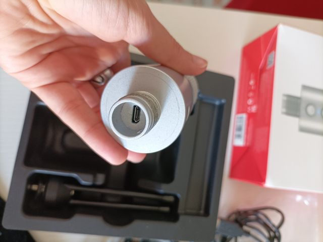 Microfono digitale a diaframma largo