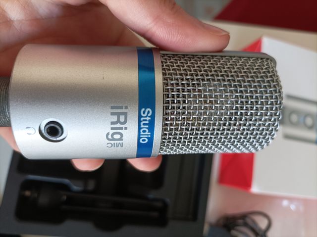 Microfono digitale a diaframma largo