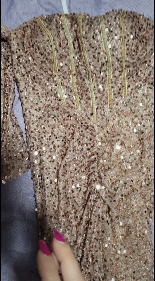 Vestido de festa novo.